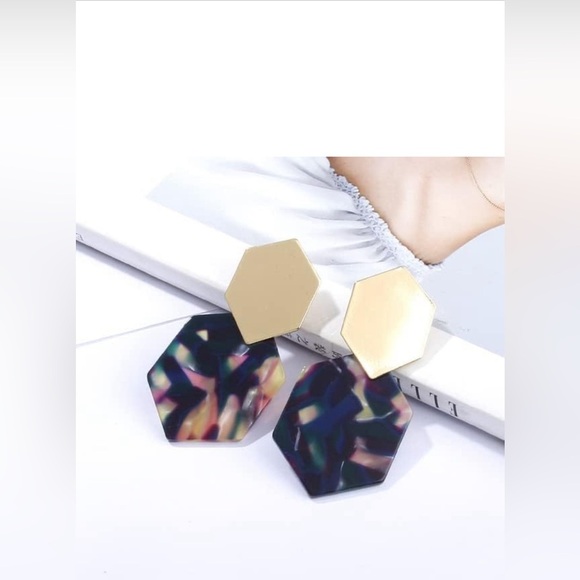 Jewelry - Gold x Marble earrings